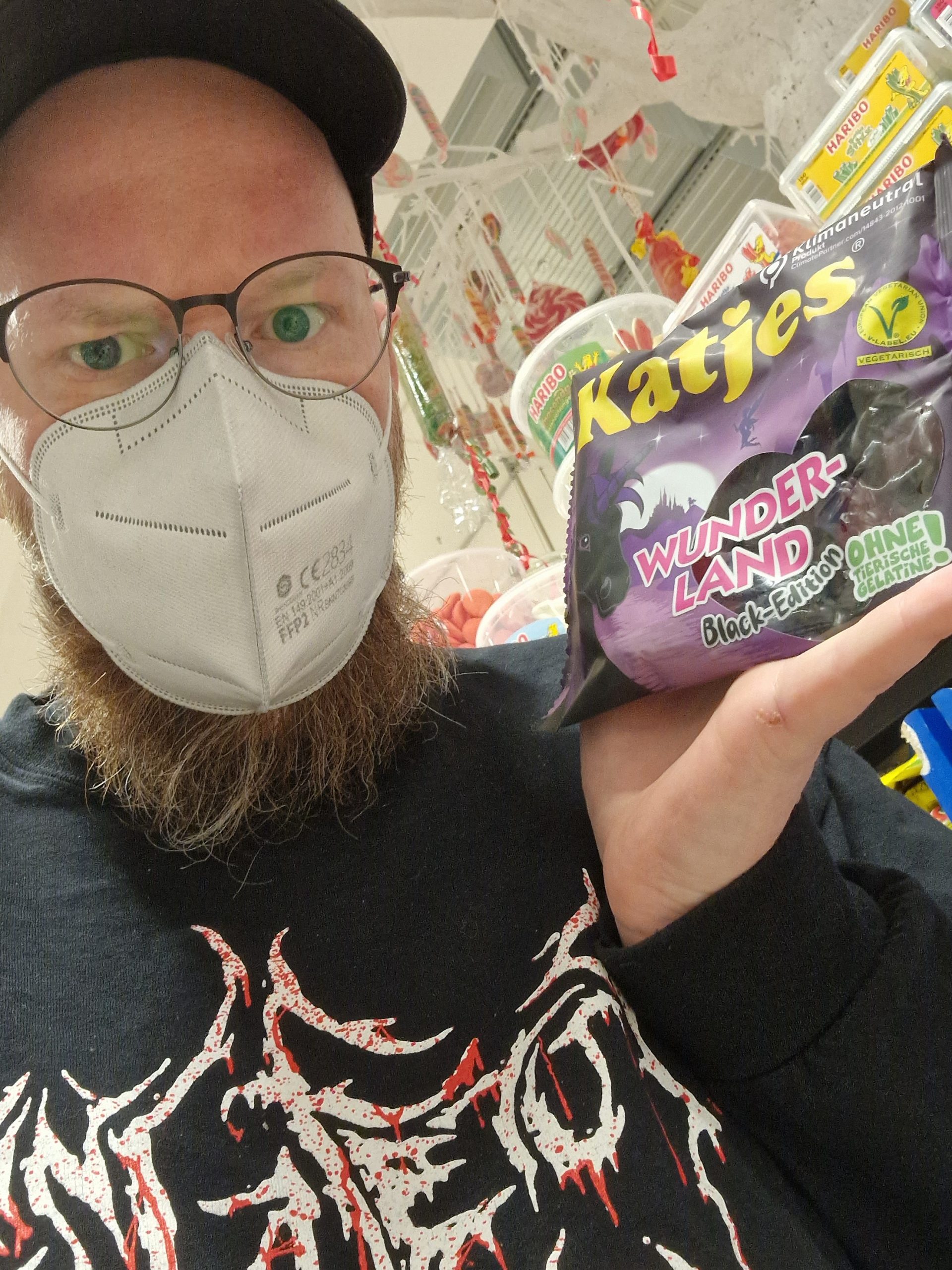 Selfie im Supermarkt mit Katjes Wunder-Land (schwarze Einhörner)