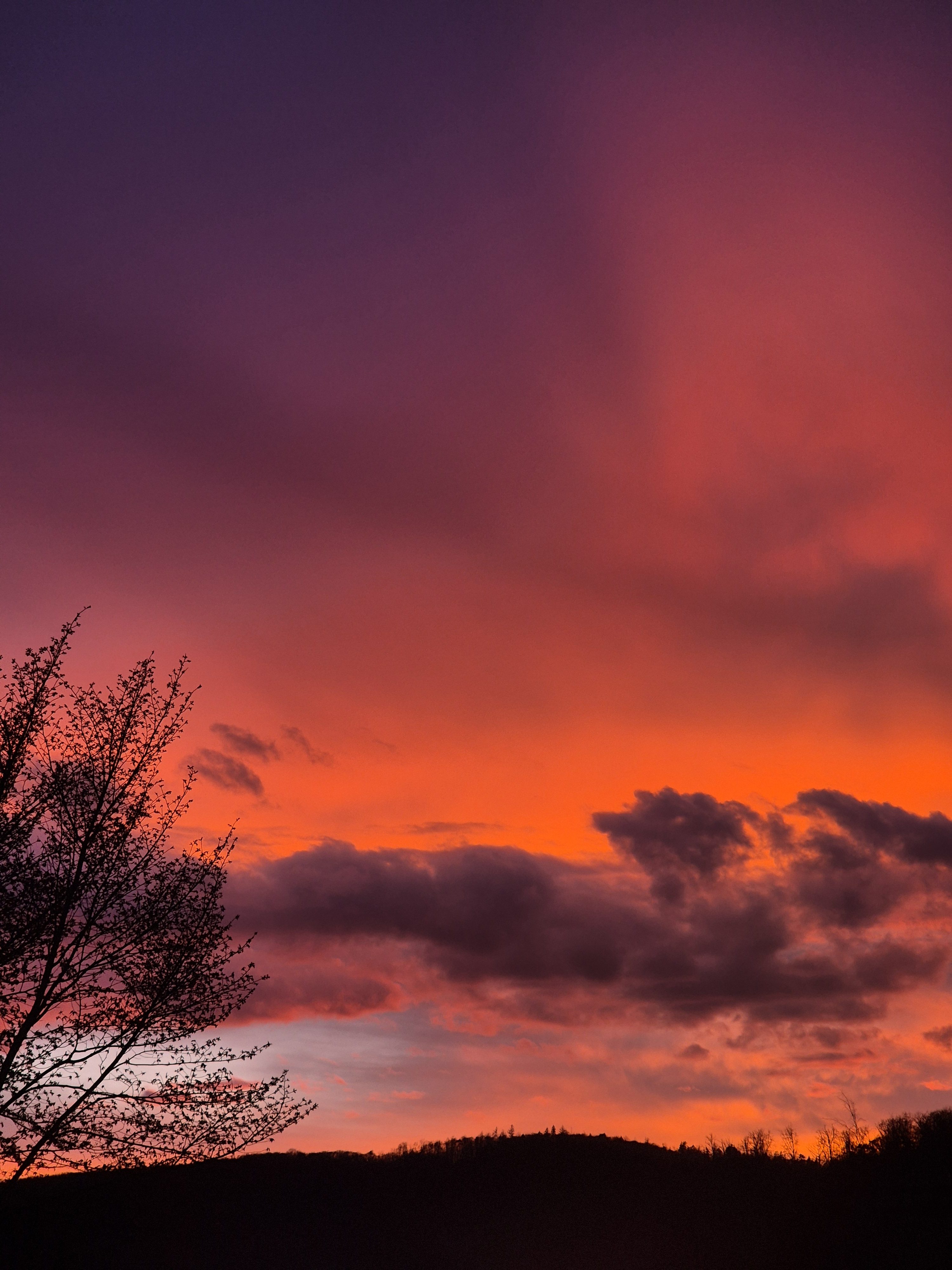 Orangener Himmel im Sonnenuntergang
